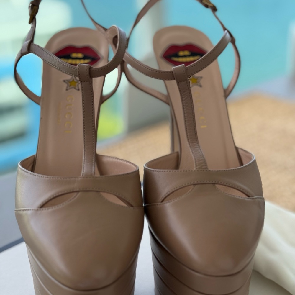 Gucci tan color hight heels - Picture 3 of 9